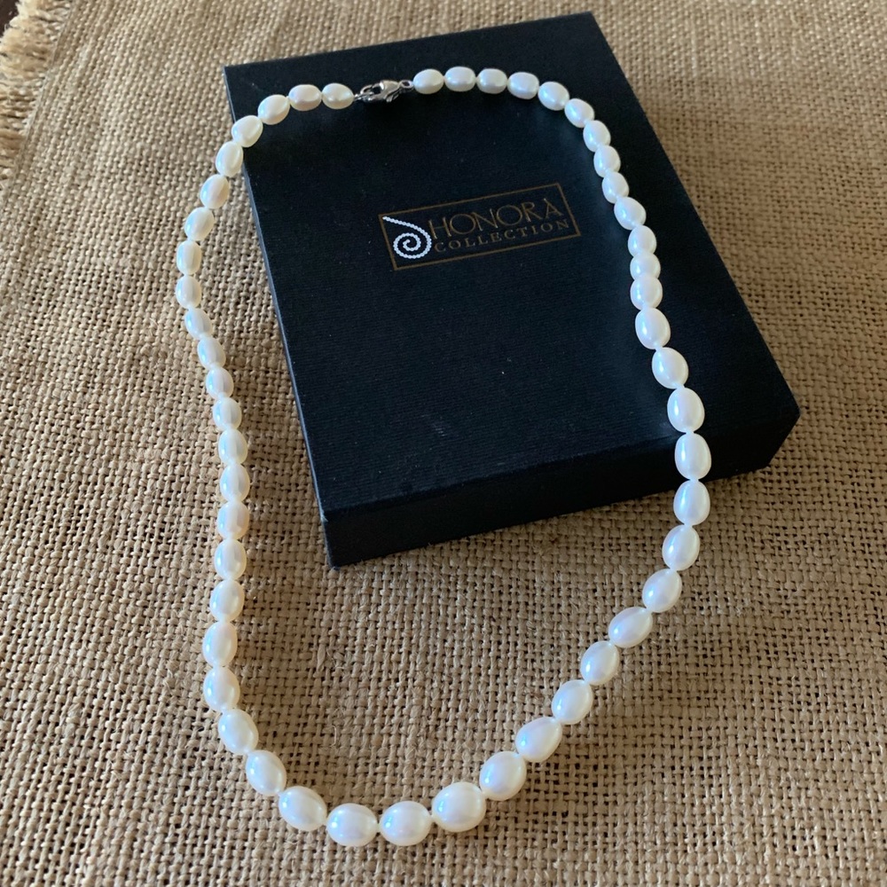 Honora freshwater pearls, sterling silver clasp